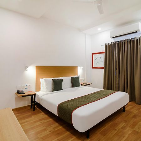 Oyo Townhouse 091 Nungambakkam Hotel Ченай Екстериор снимка