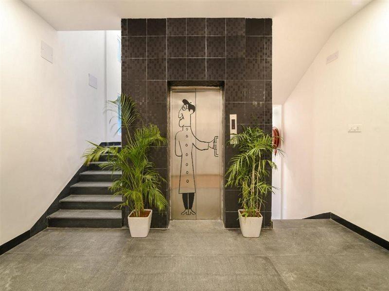Oyo Townhouse 091 Nungambakkam Hotel Ченай Екстериор снимка
