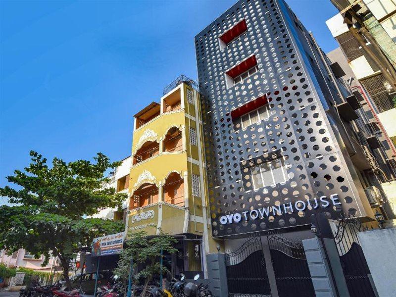 Oyo Townhouse 091 Nungambakkam Hotel Ченай Екстериор снимка