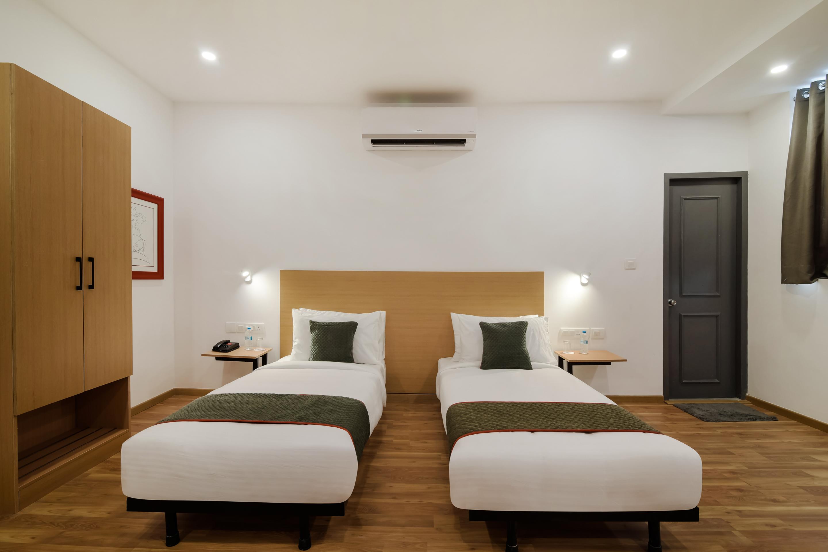 Oyo Townhouse 091 Nungambakkam Hotel Ченай Екстериор снимка