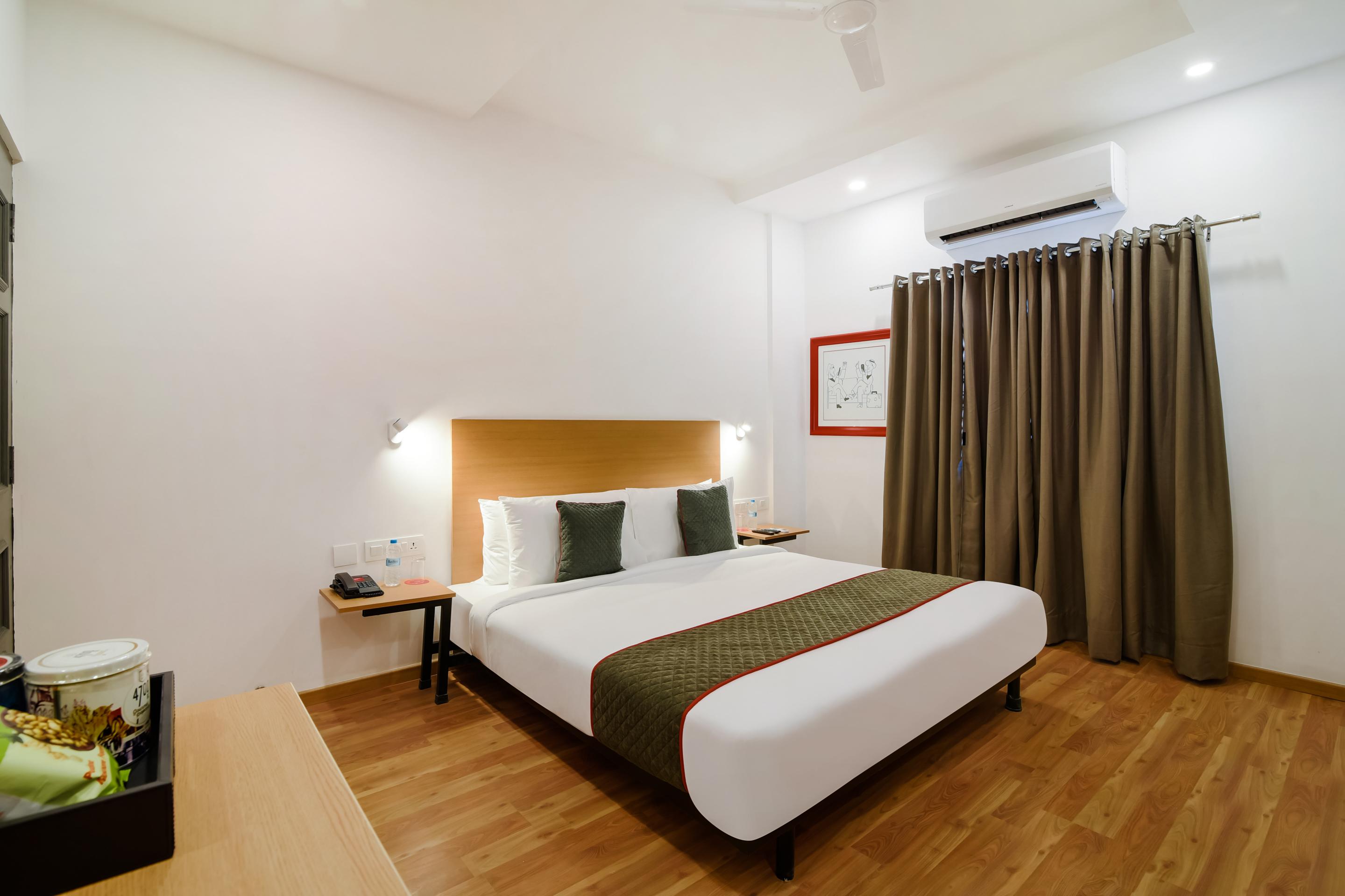 Oyo Townhouse 091 Nungambakkam Hotel Ченай Екстериор снимка