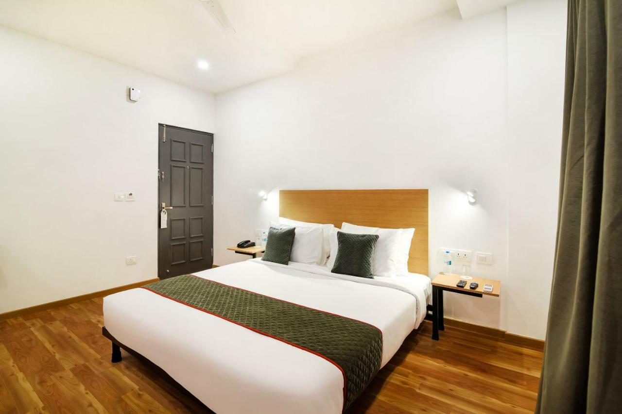 Oyo Townhouse 091 Nungambakkam Hotel Ченай Екстериор снимка