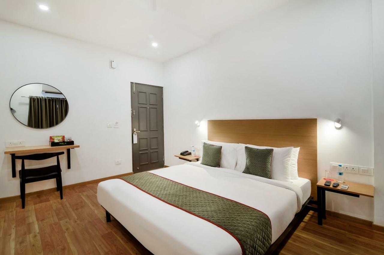 Oyo Townhouse 091 Nungambakkam Hotel Ченай Екстериор снимка