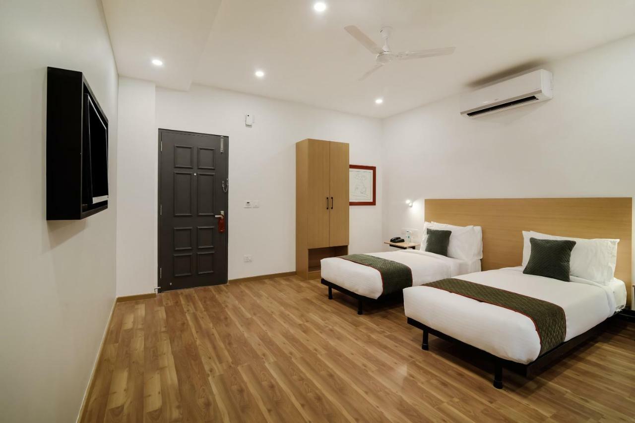 Oyo Townhouse 091 Nungambakkam Hotel Ченай Екстериор снимка