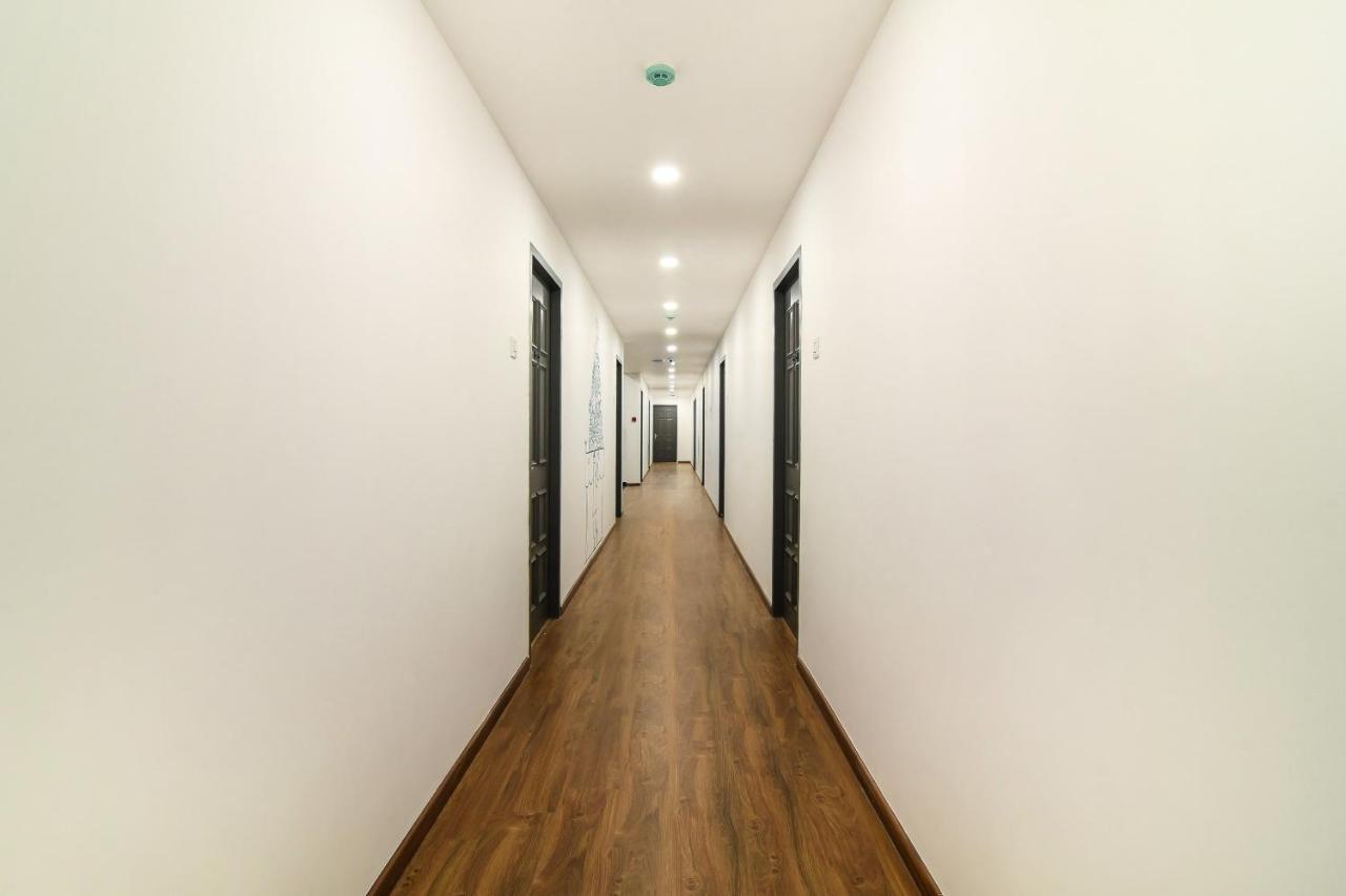 Oyo Townhouse 091 Nungambakkam Hotel Ченай Екстериор снимка